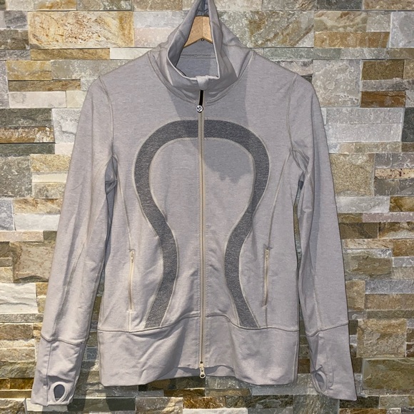 Lululemon zip up in beige/grey - size 8 - Picture 5 of 11